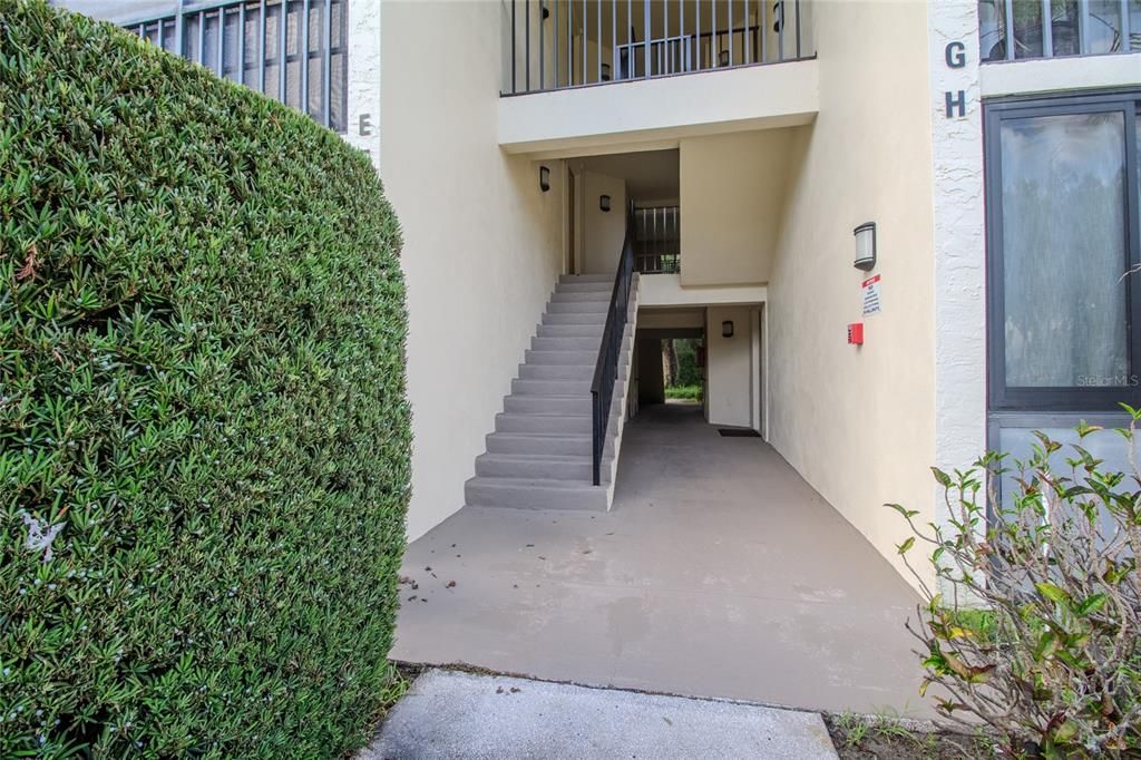 For Rent: $1,700 (2 beds, 2 baths, 979 Square Feet)