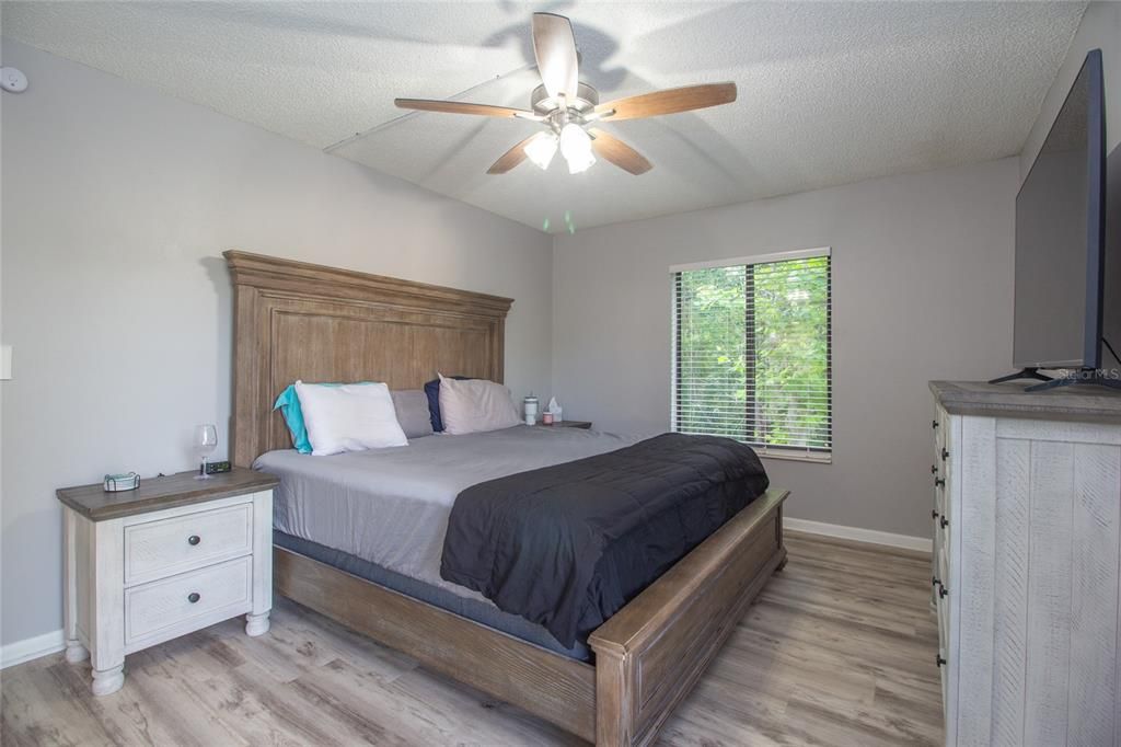For Rent: $1,700 (2 beds, 2 baths, 979 Square Feet)