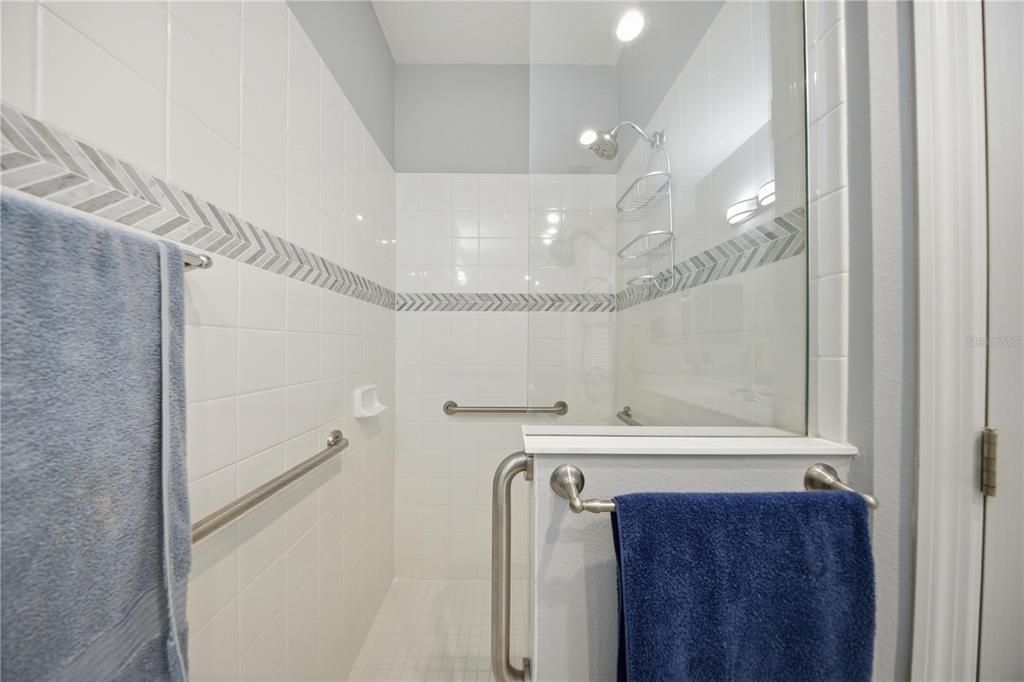 На продажу: $349,500 (2 спален, 2 ванн, 1525 Квадратных фут)