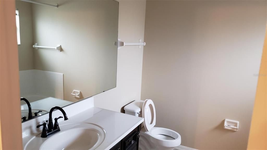 В аренду: $2,395 (4 спален, 2 ванн, 1446 Квадратных фут)