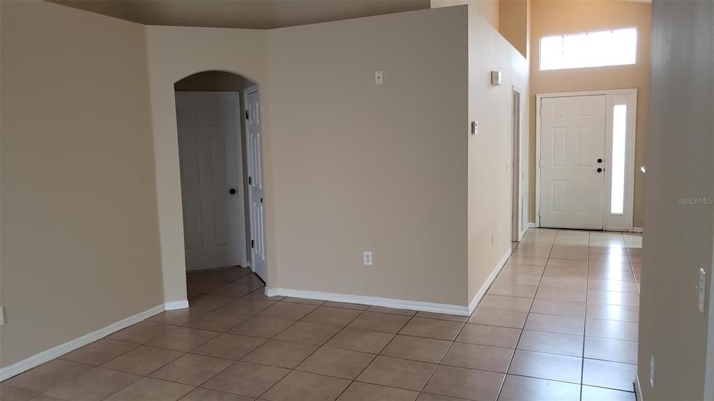 В аренду: $2,395 (4 спален, 2 ванн, 1446 Квадратных фут)