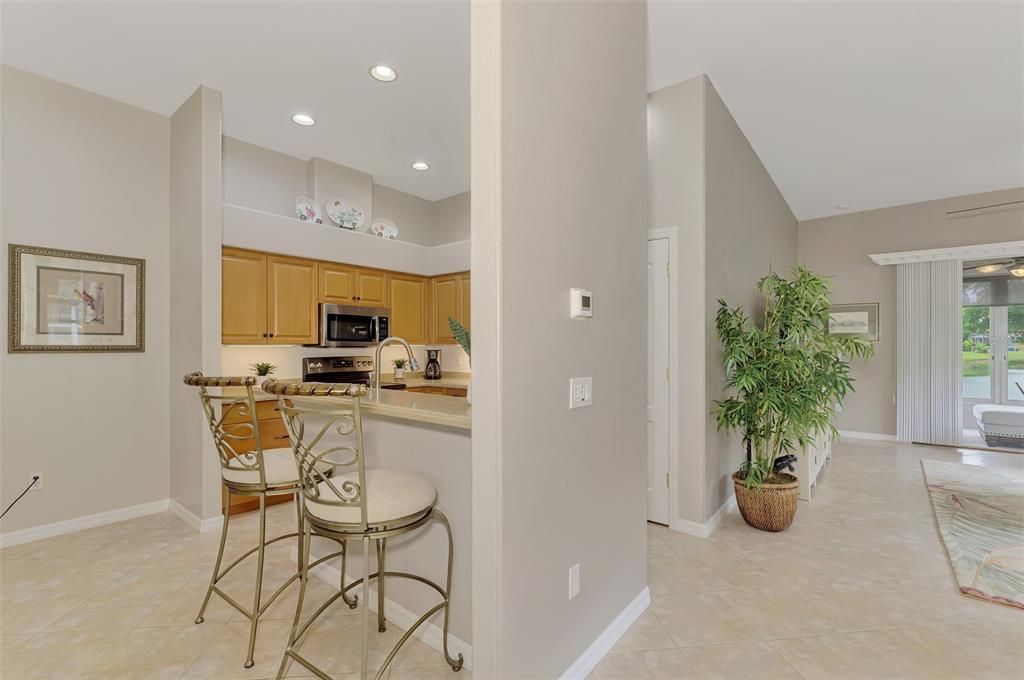 For Sale: $329,000 (2 beds, 2 baths, 1384 Square Feet)