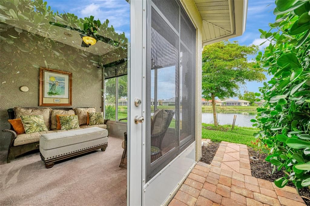 For Sale: $329,000 (2 beds, 2 baths, 1384 Square Feet)