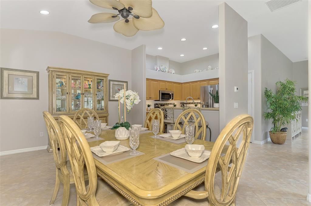 For Sale: $329,000 (2 beds, 2 baths, 1384 Square Feet)