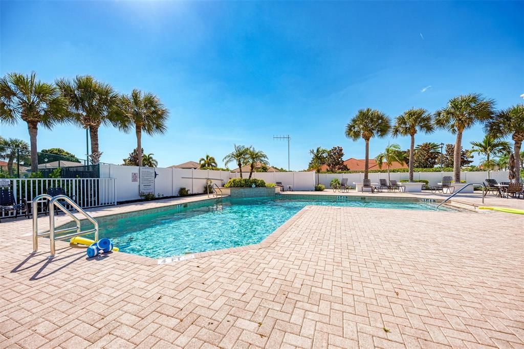 For Sale: $329,000 (2 beds, 2 baths, 1384 Square Feet)