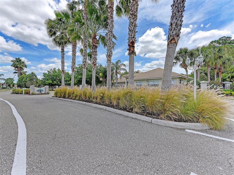 For Sale: $329,000 (2 beds, 2 baths, 1384 Square Feet)