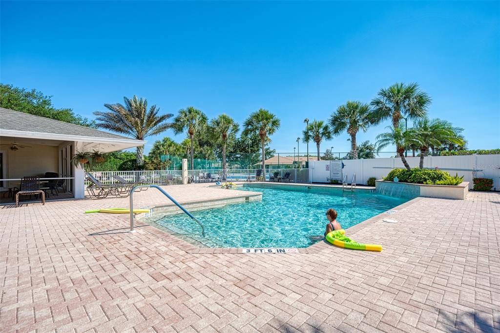 For Sale: $329,000 (2 beds, 2 baths, 1384 Square Feet)