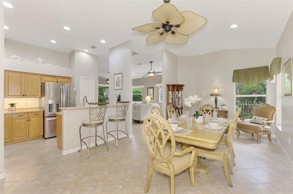 For Sale: $329,000 (2 beds, 2 baths, 1384 Square Feet)