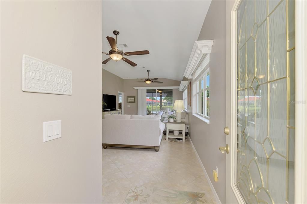For Sale: $329,000 (2 beds, 2 baths, 1384 Square Feet)