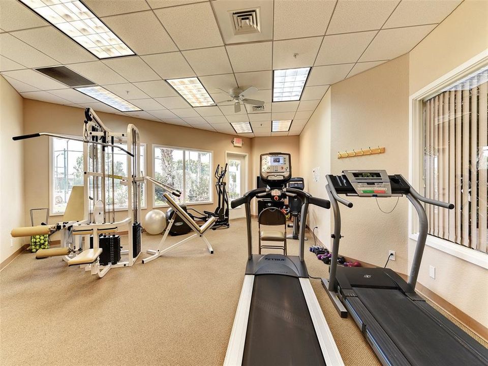 For Sale: $329,000 (2 beds, 2 baths, 1384 Square Feet)