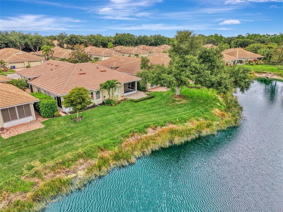 For Sale: $329,000 (2 beds, 2 baths, 1384 Square Feet)