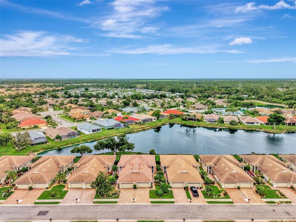 For Sale: $329,000 (2 beds, 2 baths, 1384 Square Feet)
