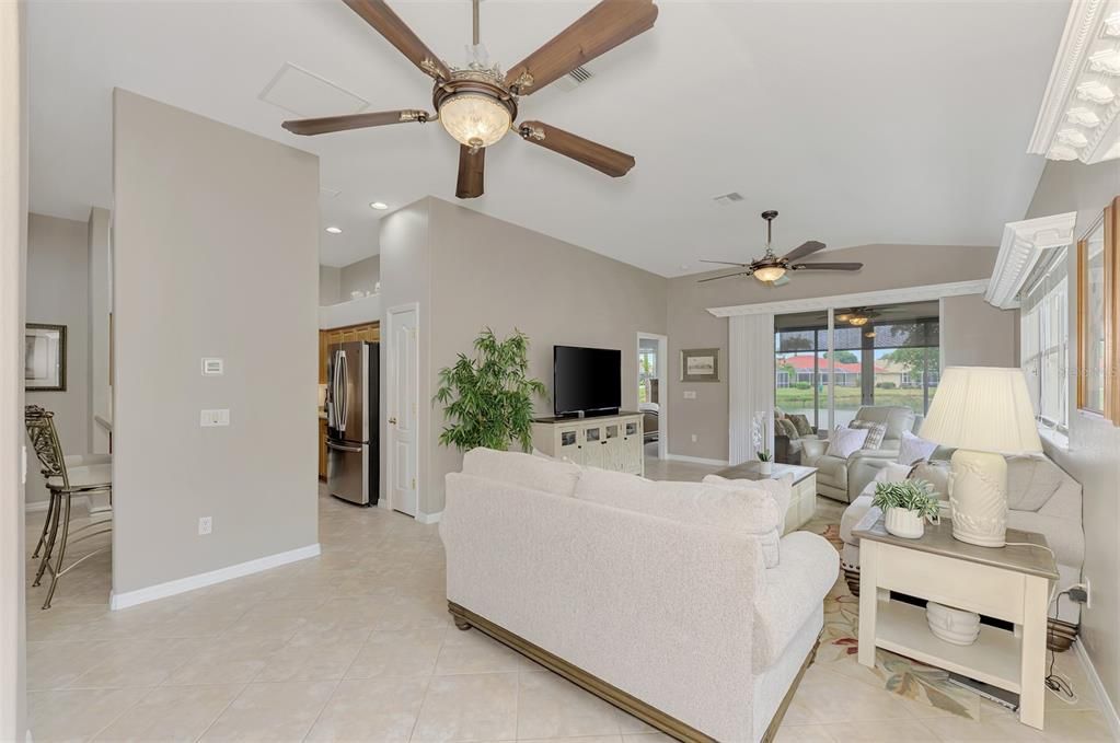 For Sale: $329,000 (2 beds, 2 baths, 1384 Square Feet)