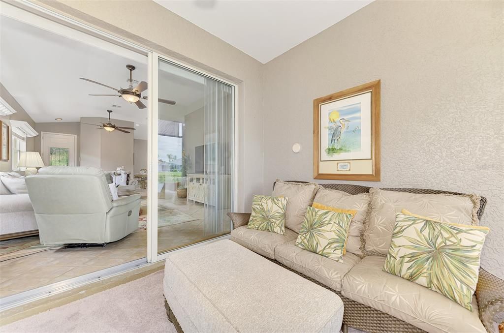 For Sale: $329,000 (2 beds, 2 baths, 1384 Square Feet)