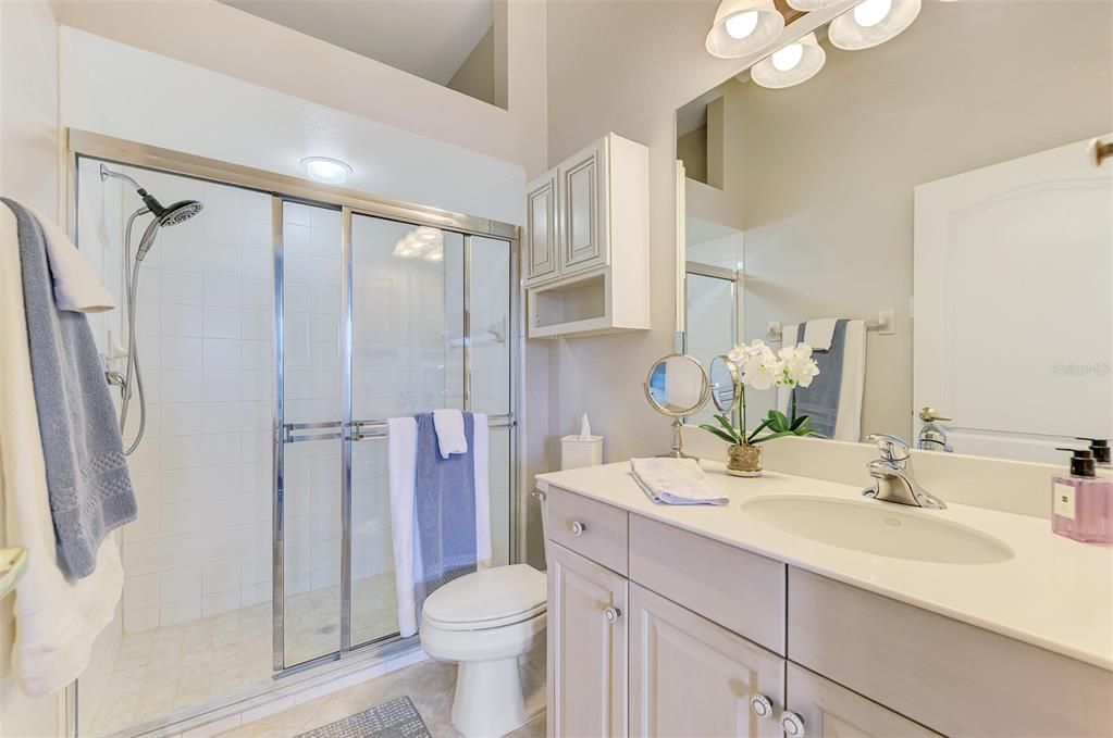 For Sale: $329,000 (2 beds, 2 baths, 1384 Square Feet)