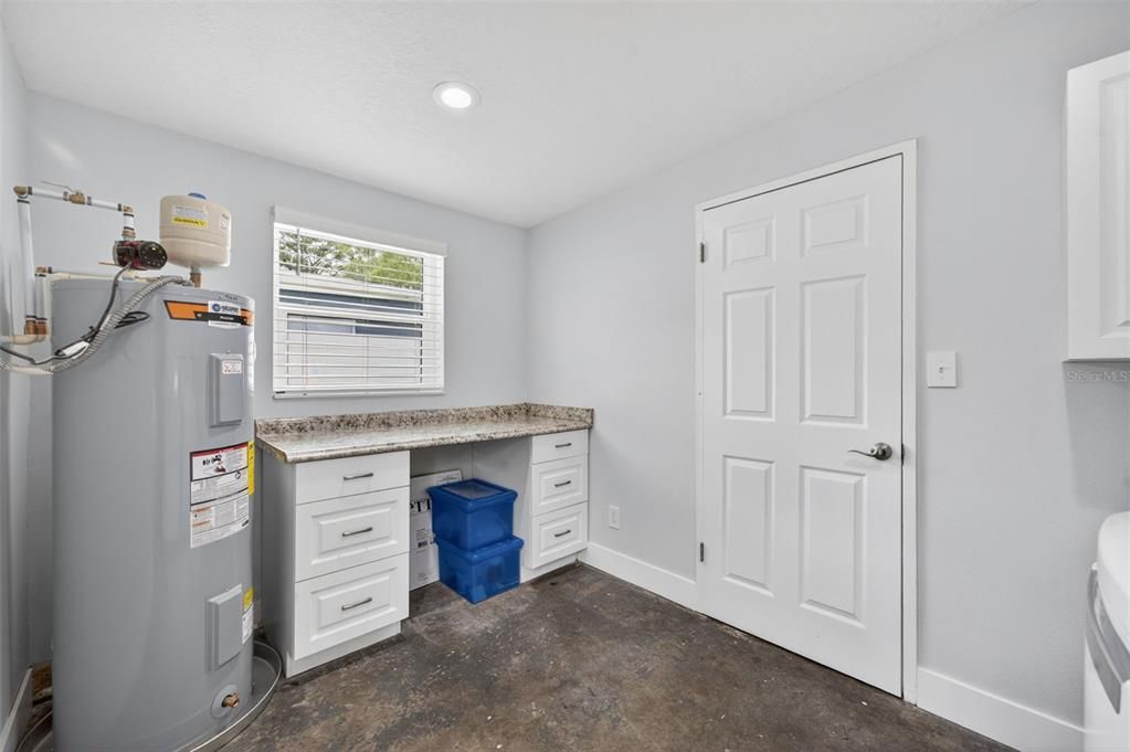 For Sale: $550,000 (3 beds, 2 baths, 1433 Square Feet)