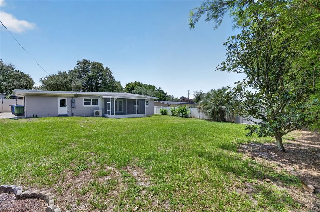 For Sale: $550,000 (3 beds, 2 baths, 1433 Square Feet)