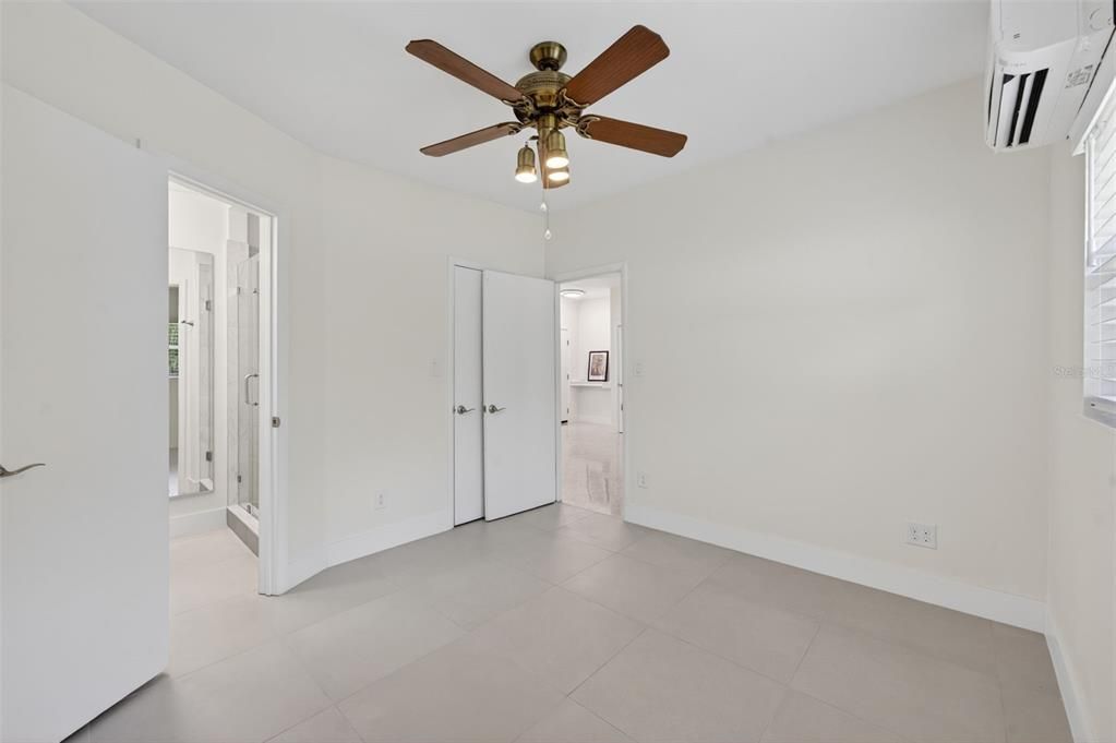 For Sale: $550,000 (3 beds, 2 baths, 1433 Square Feet)