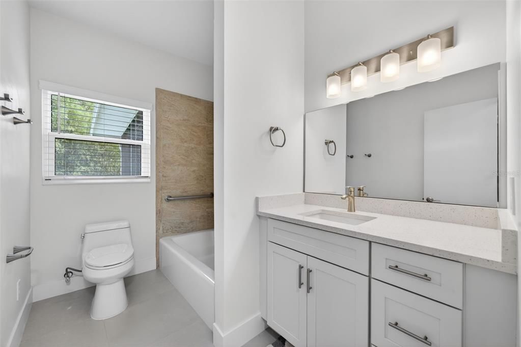 For Sale: $550,000 (3 beds, 2 baths, 1433 Square Feet)
