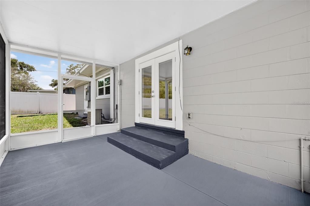 For Sale: $550,000 (3 beds, 2 baths, 1433 Square Feet)