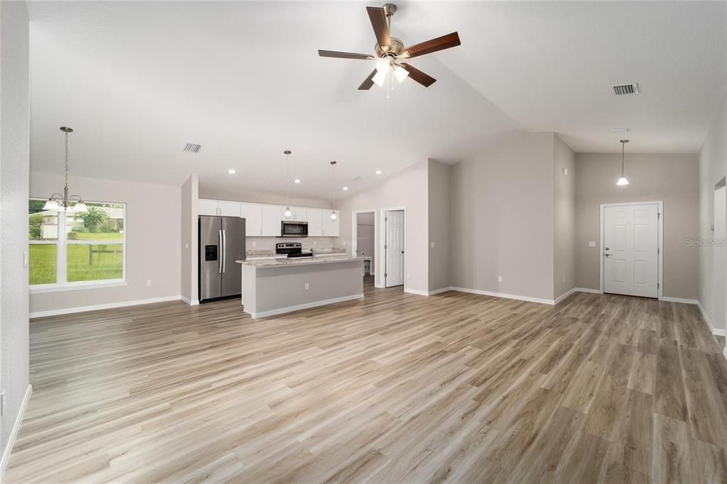 For Sale: $329,000 (3 beds, 2 baths, 1776 Square Feet)
