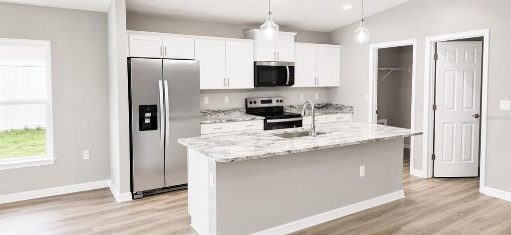 For Sale: $329,000 (3 beds, 2 baths, 1776 Square Feet)