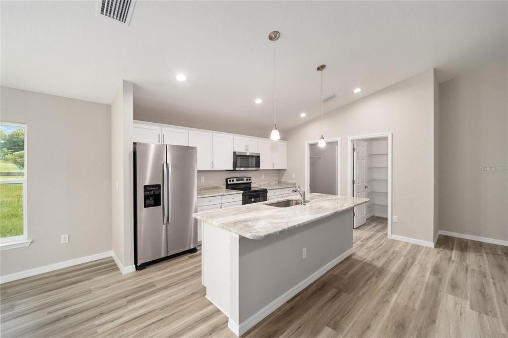 For Sale: $329,000 (3 beds, 2 baths, 1776 Square Feet)