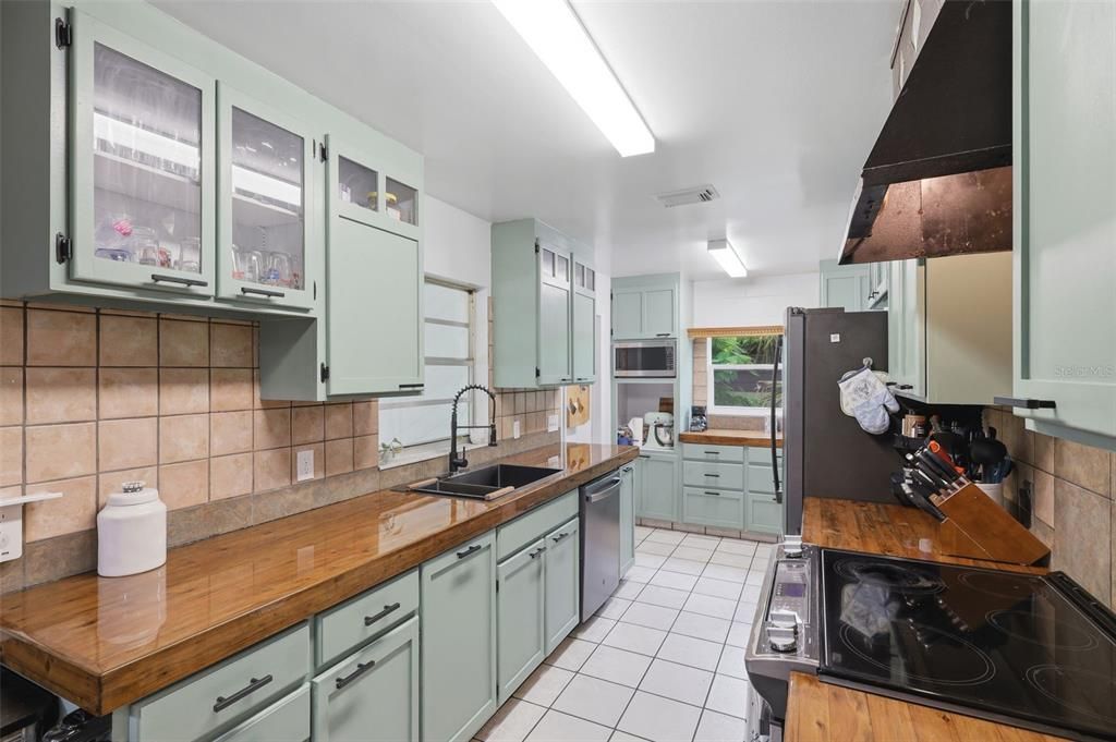 На продажу: $265,000 (3 спален, 1 ванн, 1316 Квадратных фут)