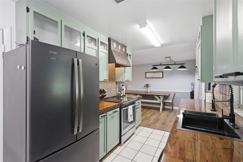 На продажу: $265,000 (3 спален, 1 ванн, 1316 Квадратных фут)
