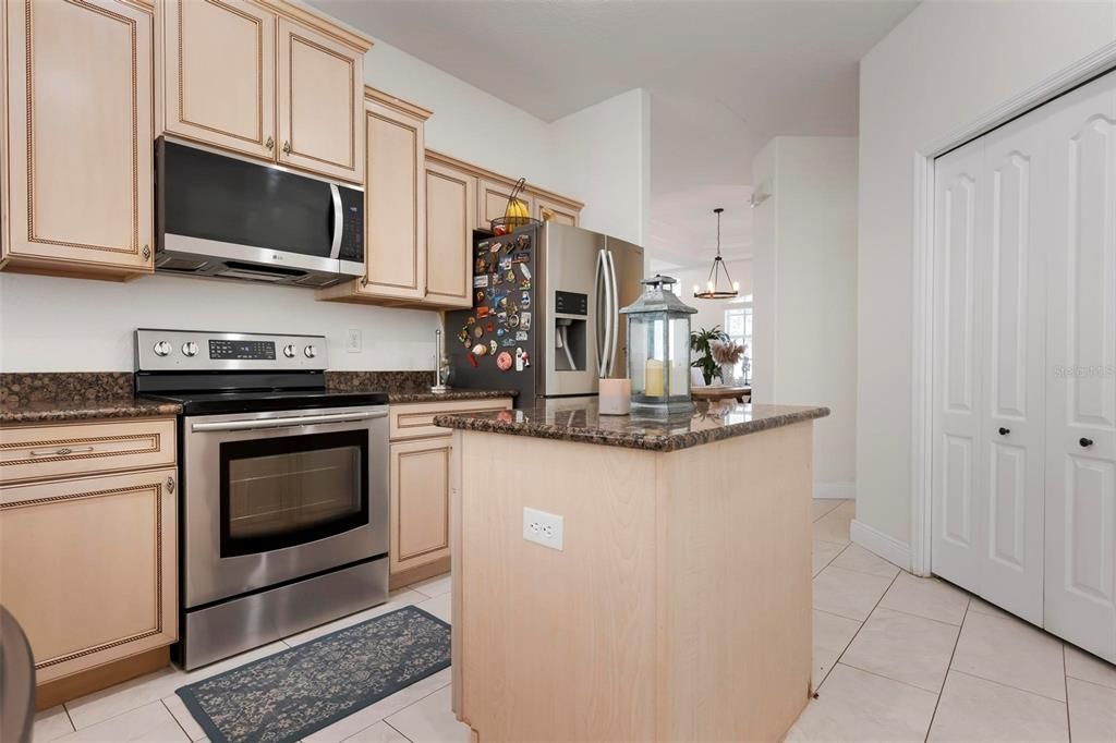 В аренду: $3,700 (3 спален, 2 ванн, 2204 Квадратных фут)