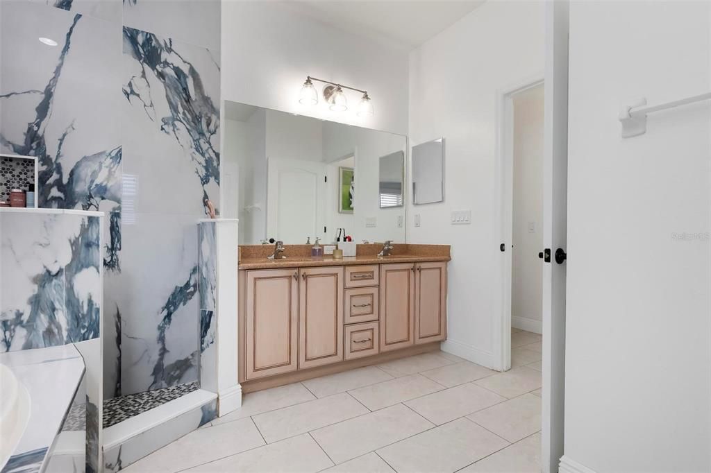 В аренду: $3,700 (3 спален, 2 ванн, 2204 Квадратных фут)