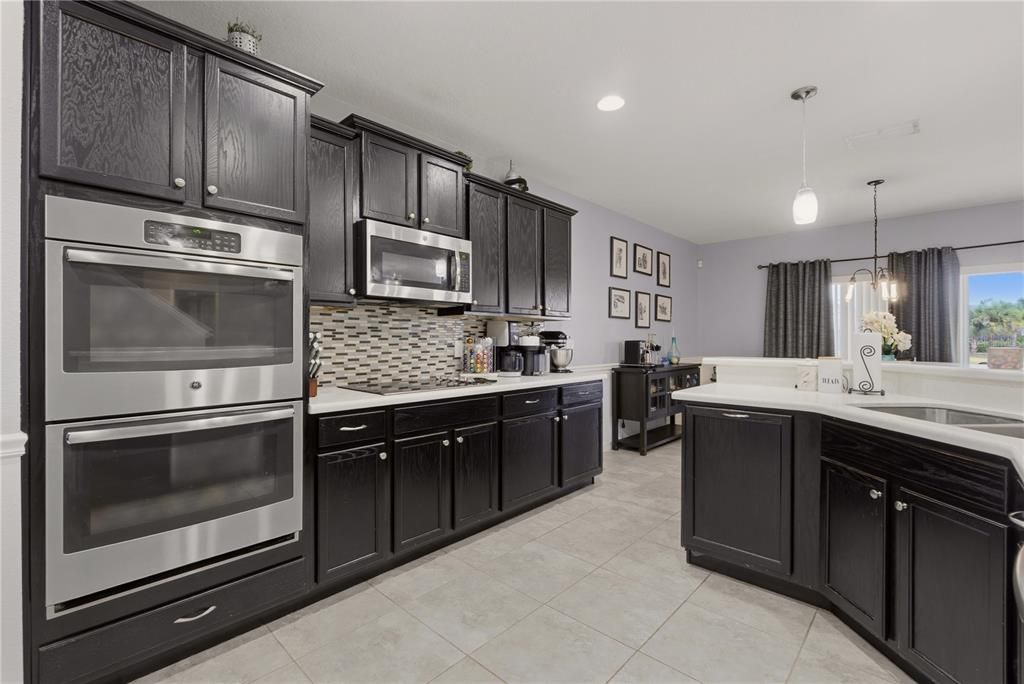 For Sale: $495,000 (5 beds, 3 baths, 3358 Square Feet)