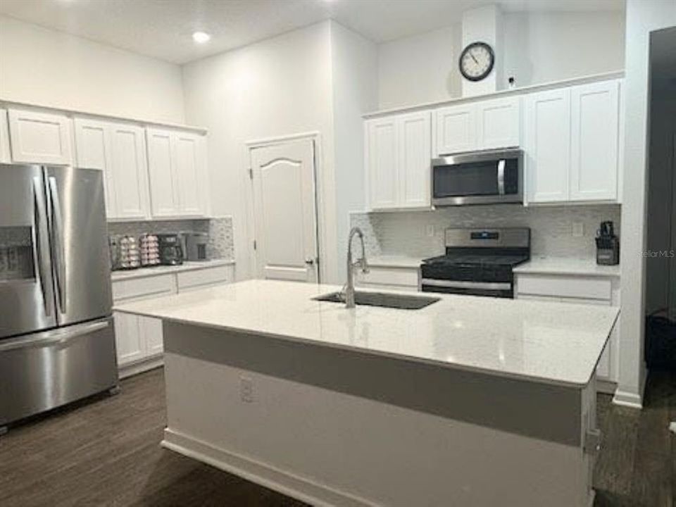 For Sale: $345,000 (4 beds, 2 baths, 1779 Square Feet)