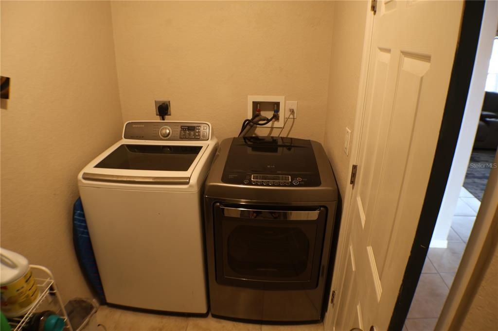 For Sale: $269,900 (3 beds, 2 baths, 1625 Square Feet)