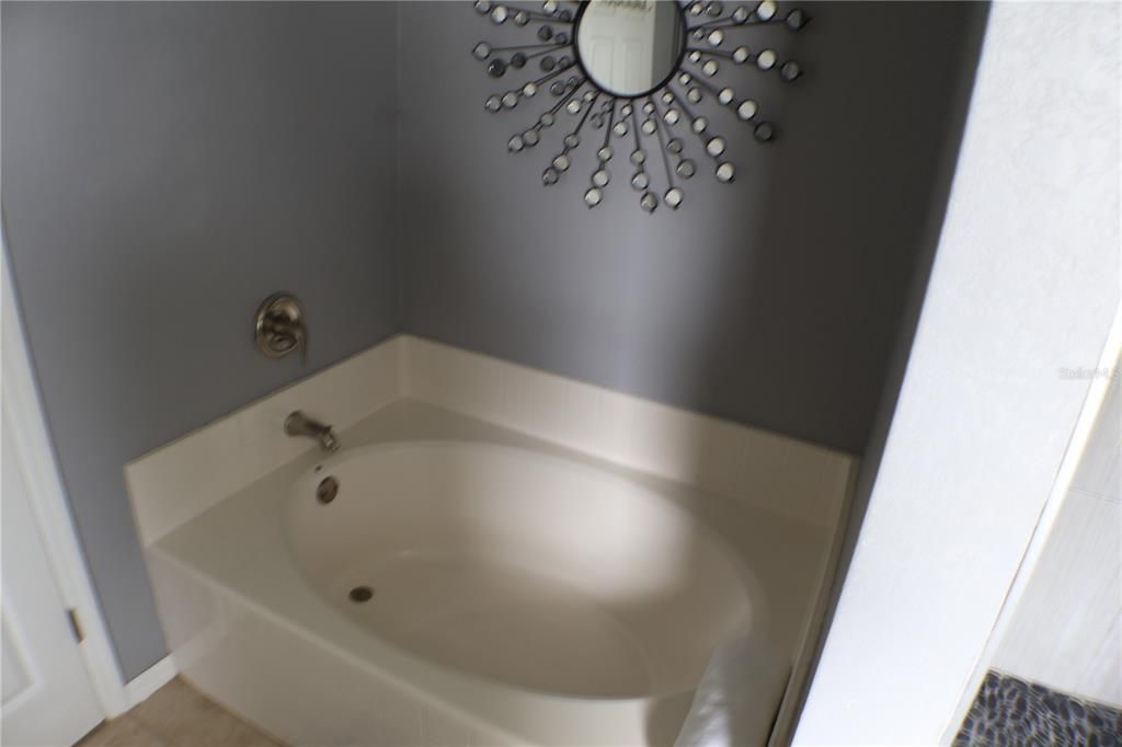 For Sale: $269,900 (3 beds, 2 baths, 1625 Square Feet)