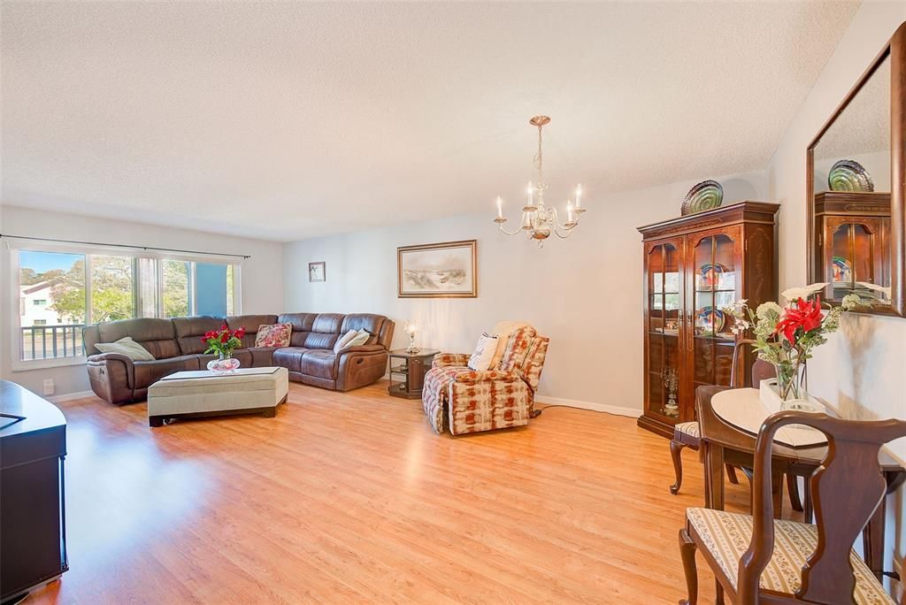 For Sale: $255,000 (2 beds, 2 baths, 1725 Square Feet)