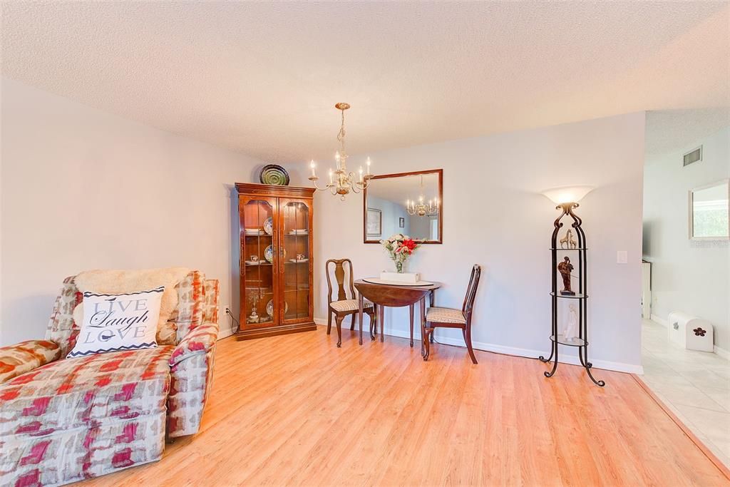 For Sale: $255,000 (2 beds, 2 baths, 1725 Square Feet)
