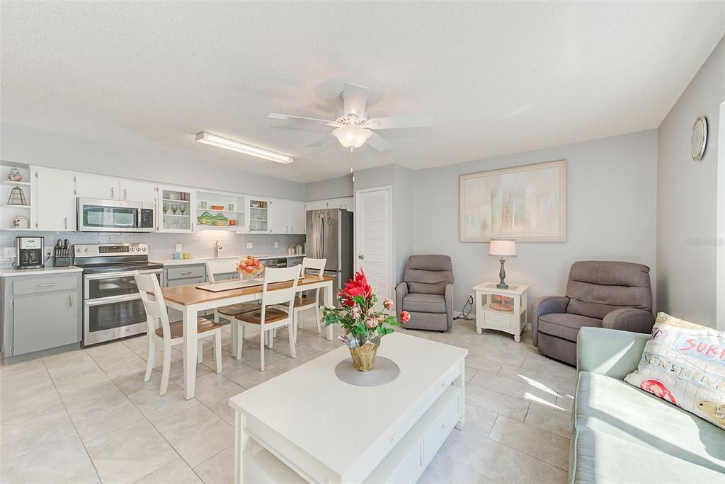 For Sale: $255,000 (2 beds, 2 baths, 1725 Square Feet)