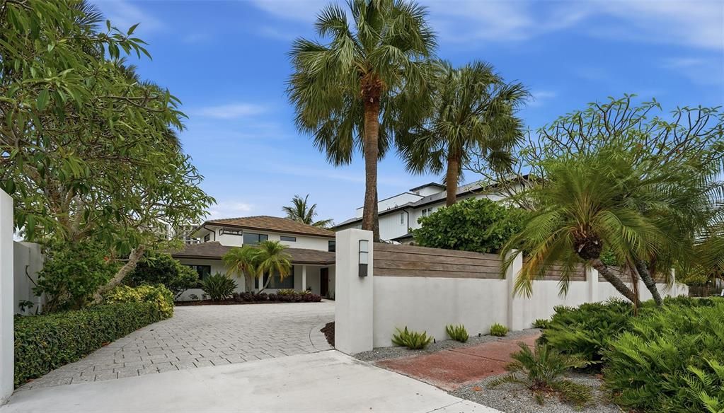 For Sale: $4,300,000 (4 beds, 4 baths, 3395 Square Feet)