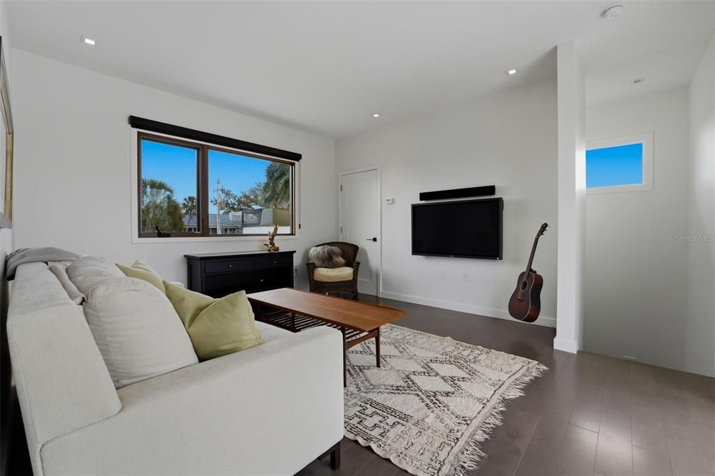 For Sale: $4,300,000 (4 beds, 4 baths, 3395 Square Feet)