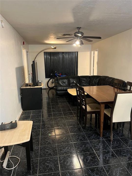 В аренду: $1,600 (4 спален, 4 ванн, 1225 Квадратных фут)