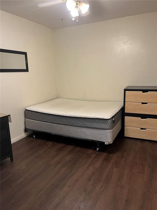 В аренду: $1,600 (4 спален, 4 ванн, 1225 Квадратных фут)