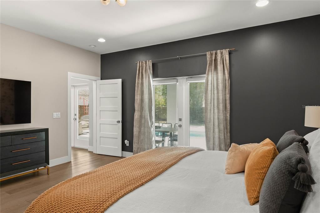 For Sale: $2,189,000 (5 beds, 4 baths, 3374 Square Feet)