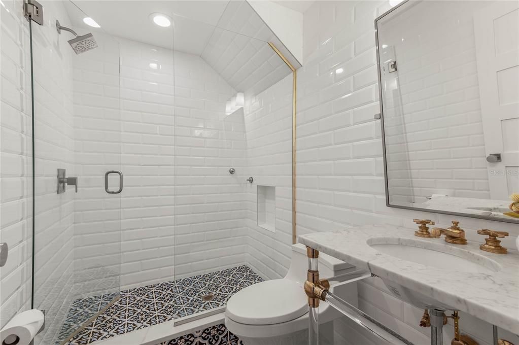 For Sale: $2,189,000 (5 beds, 4 baths, 3374 Square Feet)