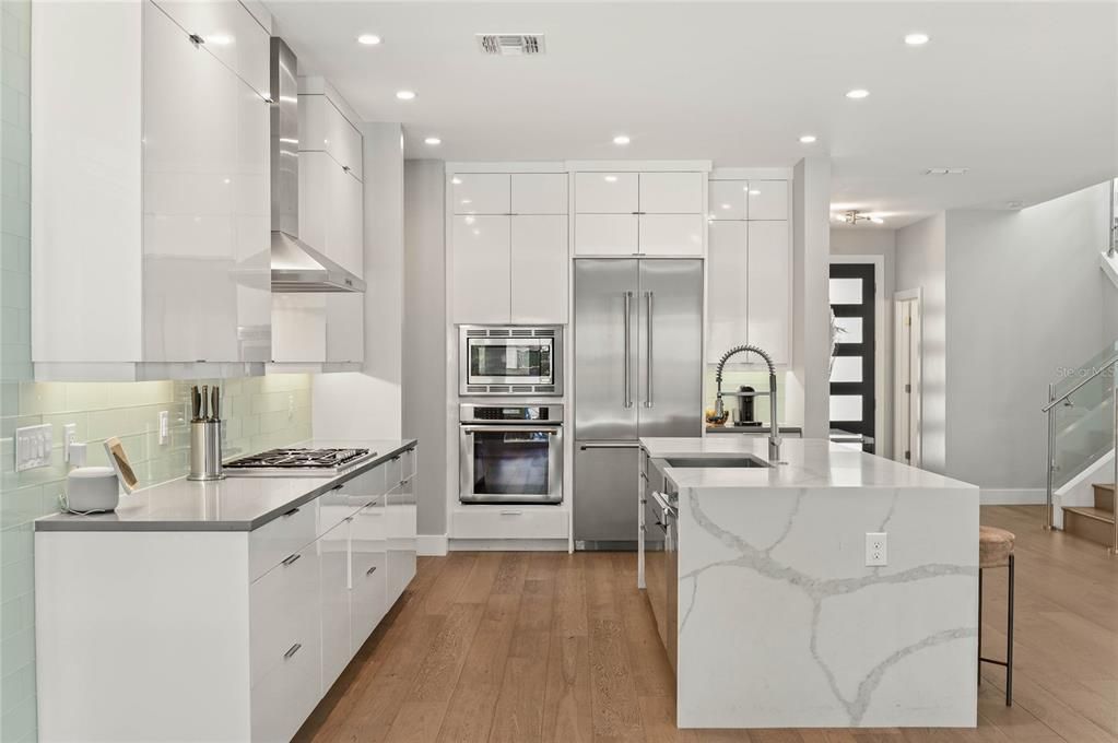 For Sale: $2,189,000 (5 beds, 4 baths, 3374 Square Feet)