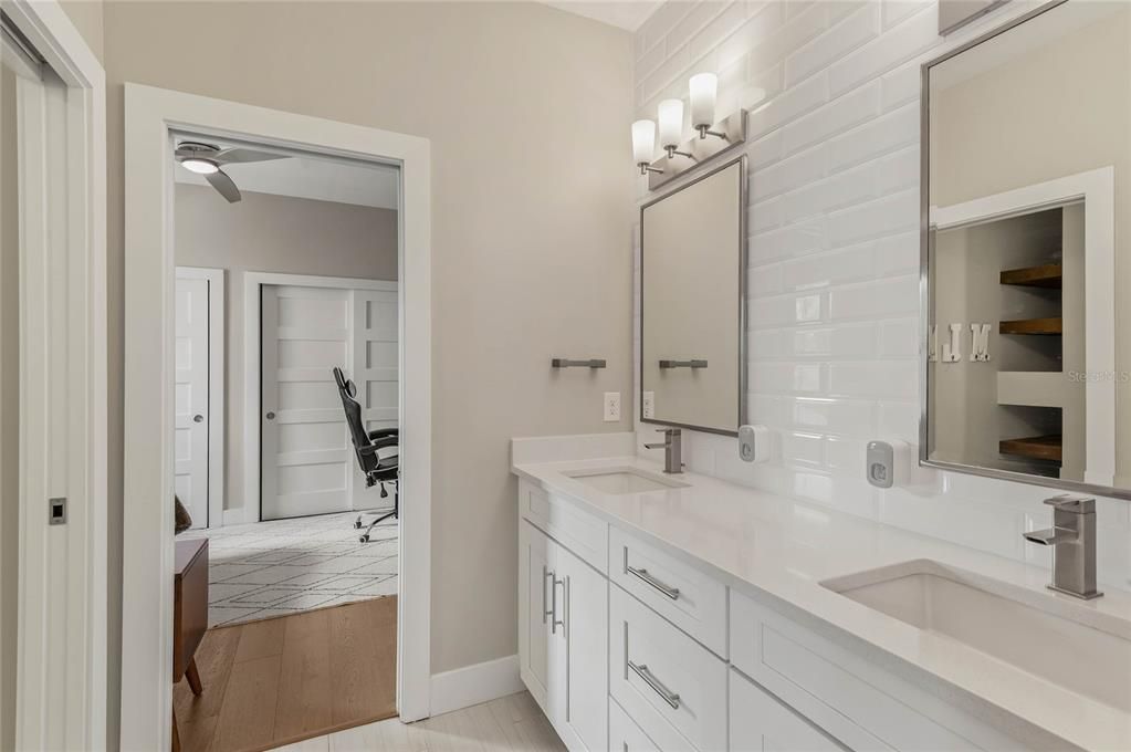 For Sale: $2,189,000 (5 beds, 4 baths, 3374 Square Feet)
