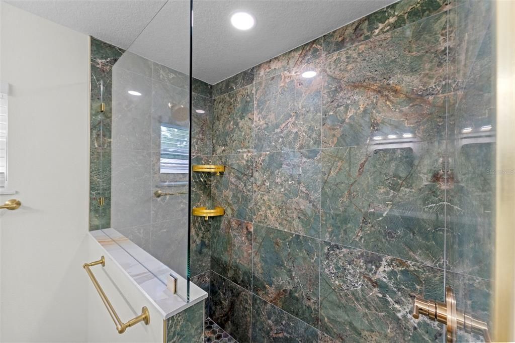 На продажу: $537,500 (4 спален, 2 ванн, 1740 Квадратных фут)
