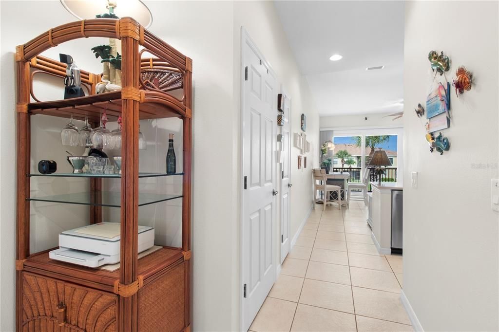 For Sale: $324,900 (2 beds, 2 baths, 1228 Square Feet)