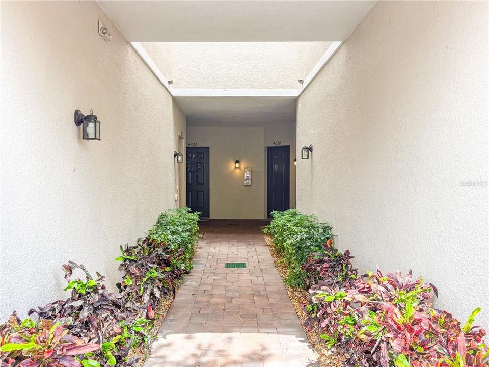 For Sale: $324,900 (2 beds, 2 baths, 1228 Square Feet)