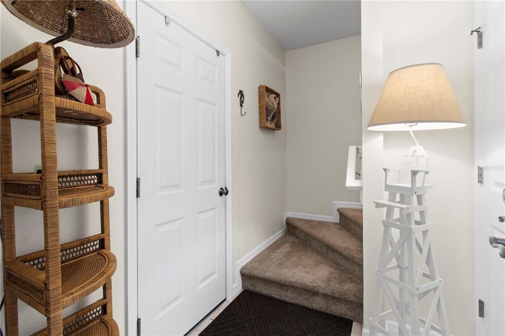 For Sale: $324,900 (2 beds, 2 baths, 1228 Square Feet)